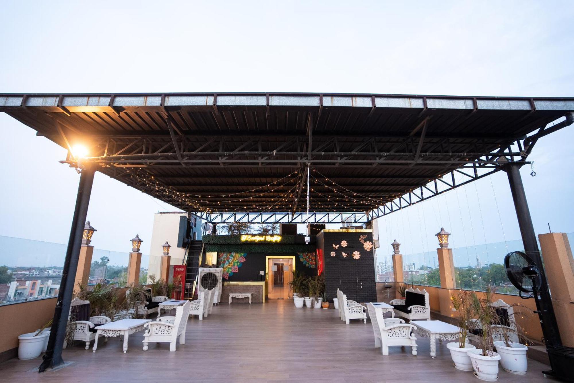 Hotel Radiance Courtyard — Photos 2